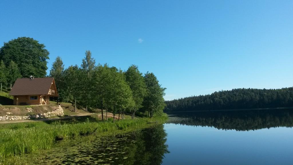 Ezerkalni Villa Raiskums Eksteriør bilde